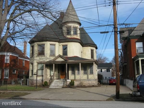 Primary Photo - 556 W 8th St
