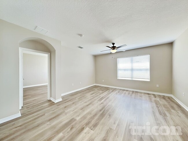 Building Photo - 935 Summer Glen Dr