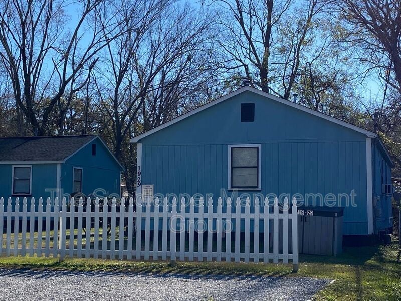 Photo - 1927D Iron Street