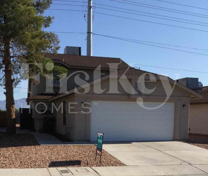Foto principal - 2368 Valley Dr