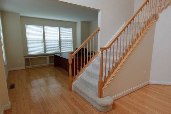 Building Photo - Gorgeous Colonial in Norborne Glebe