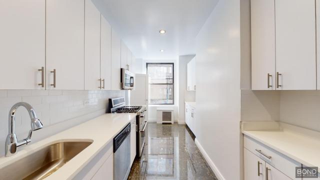 Foto del edificio - 3 bedroom in NEW YORK NY 10019