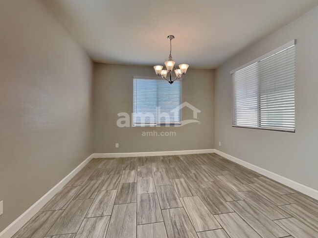 Foto del edificio - 18256 W Thunderhill Pl