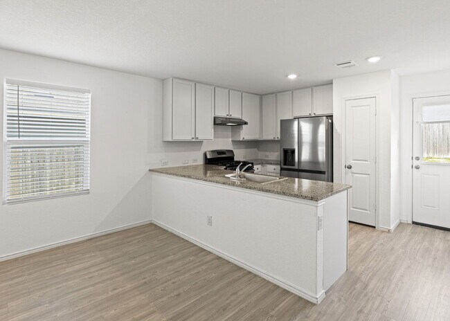 Foto del edificio - "Gorgeous 3-Bedroom Home with 2 Full Baths in San Antonio's Serene 1450 Sq Ft Retreat!"