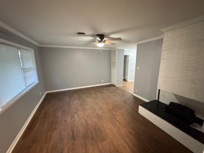 Building Photo - 122 Thomas Dr