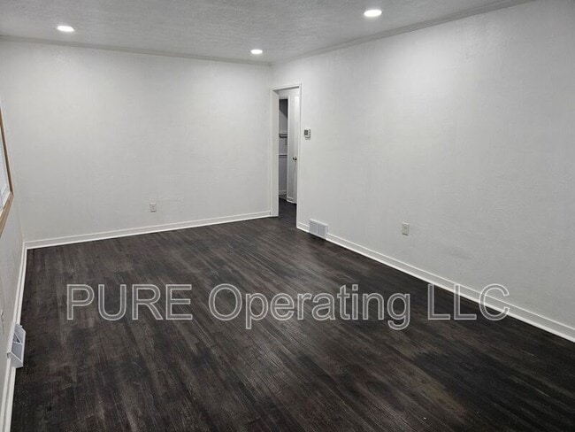 Building Photo - 7704 Webster St
