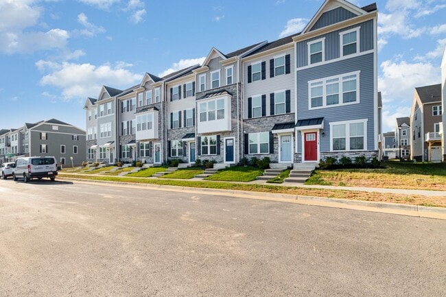 Building Photo - New Construction 3 Bedroom Townhome in Fredericksburg!!!