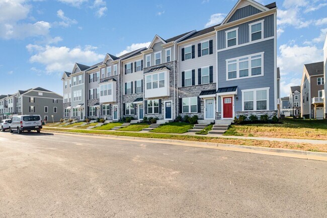 Foto del edificio - New Construction 3 Bedroom Townhome in Fredericksburg!!!