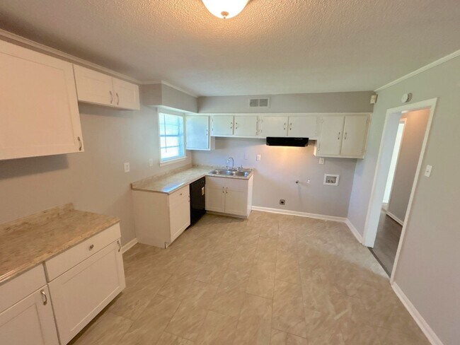 Foto del edificio - 4811 Bradford Dr