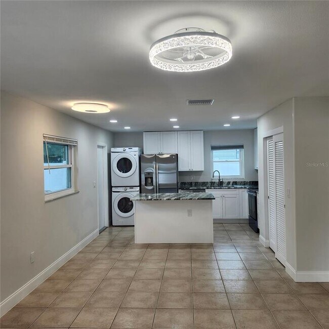 Foto del edificio - 15414 Avalon Ave