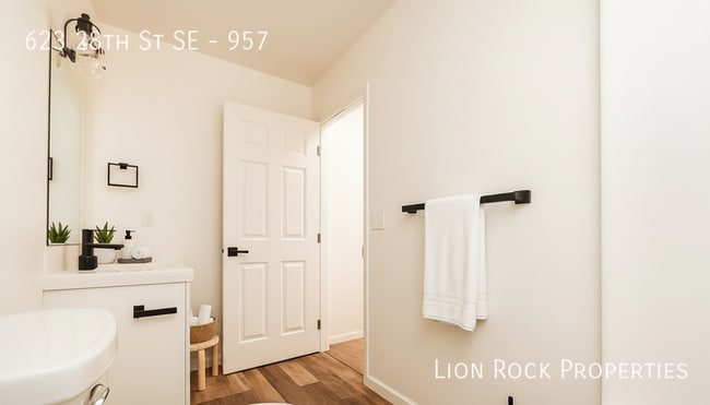 Foto del edificio - 623 28th St SE