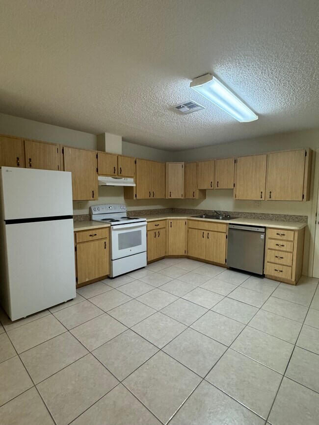 Foto del edificio - 6501 72nd Ave N