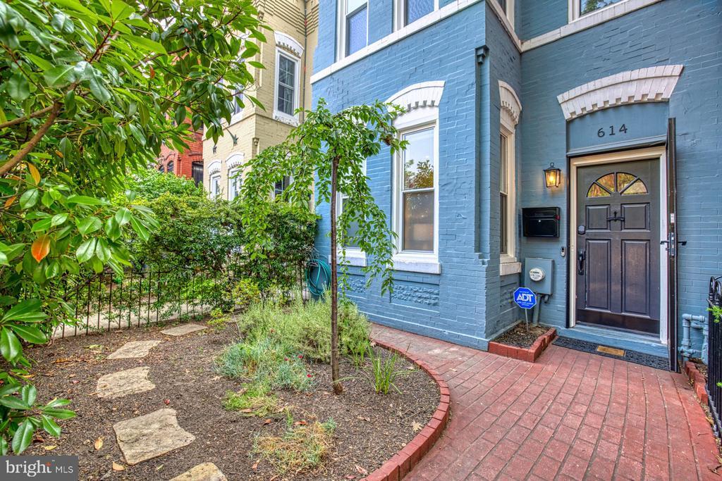 Primary Photo - 614 15th St NE