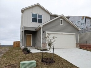 Building Photo - 6705 Routenburn St