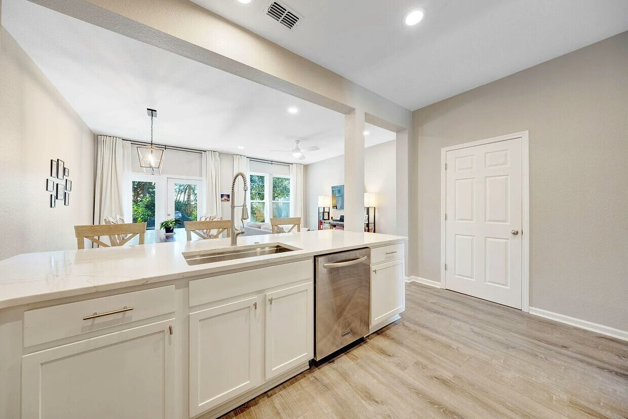 Foto principal - 233 Sand Oak Blvd