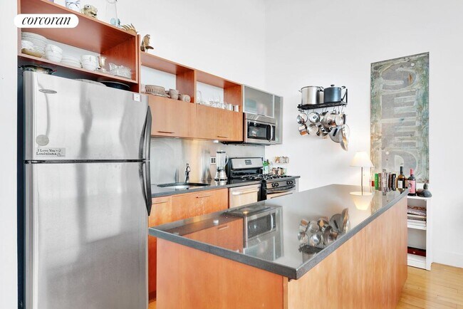 Foto del edificio - 970 Kent Ave