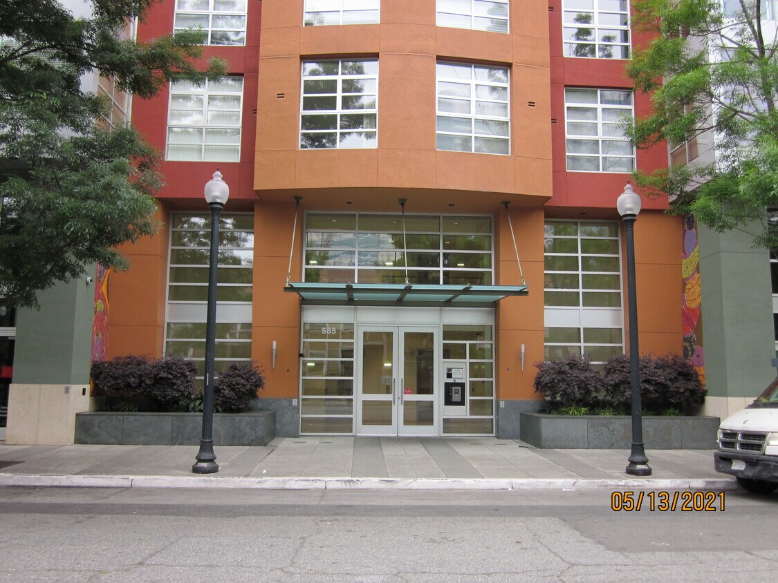 Primary Photo - 585 9th St