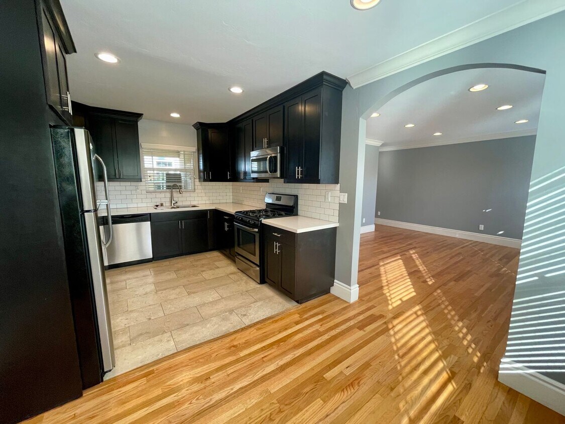 Foto principal - Stylish 2BD Golden Hill Gem | A/C, Bonus R...