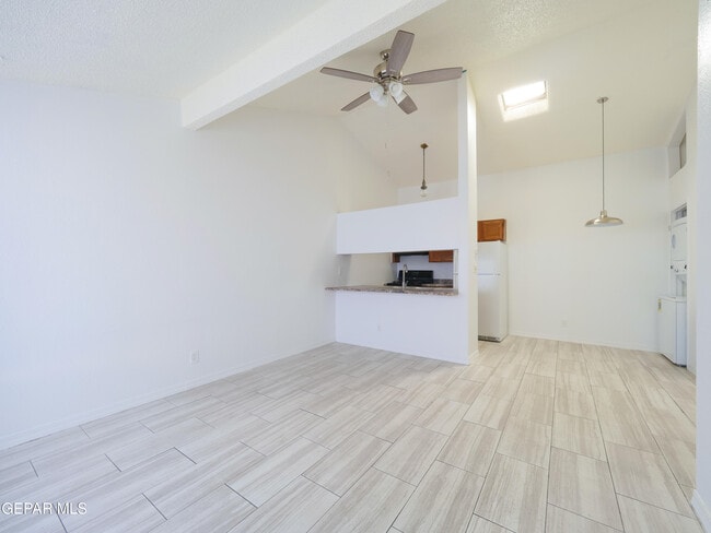 Foto del edificio - 1901 Lake Omega St