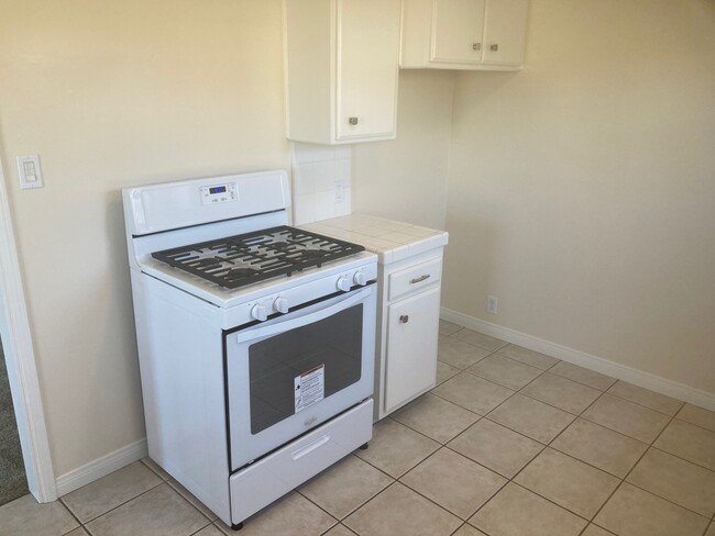 Foto del edificio - 1322 W 8th St