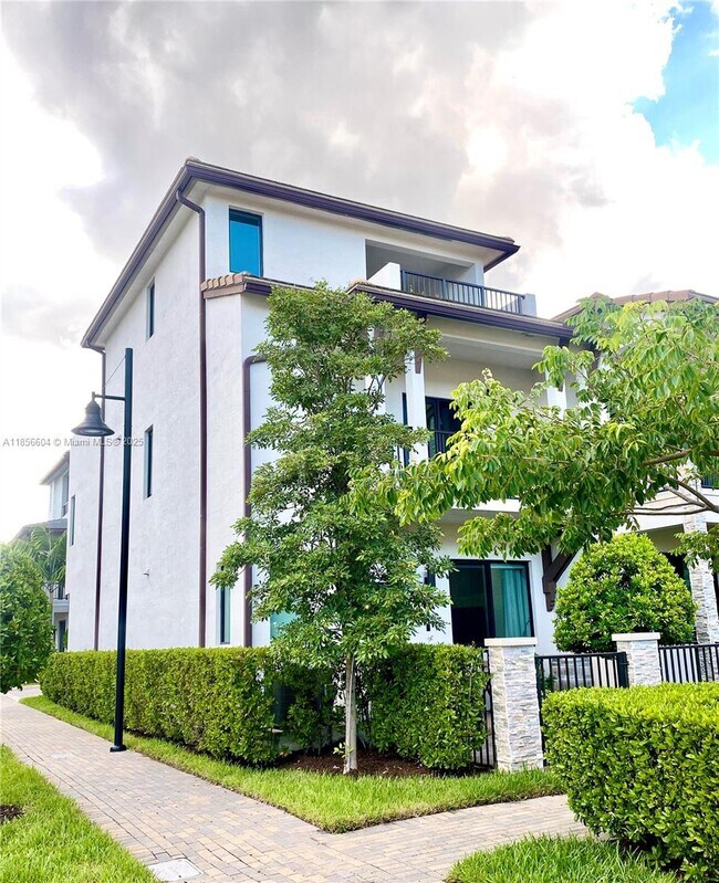 Foto del edificio - 4920 NW 83rd Ave