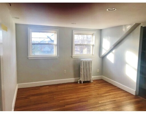 Building Photo - 21 Elm Ct
