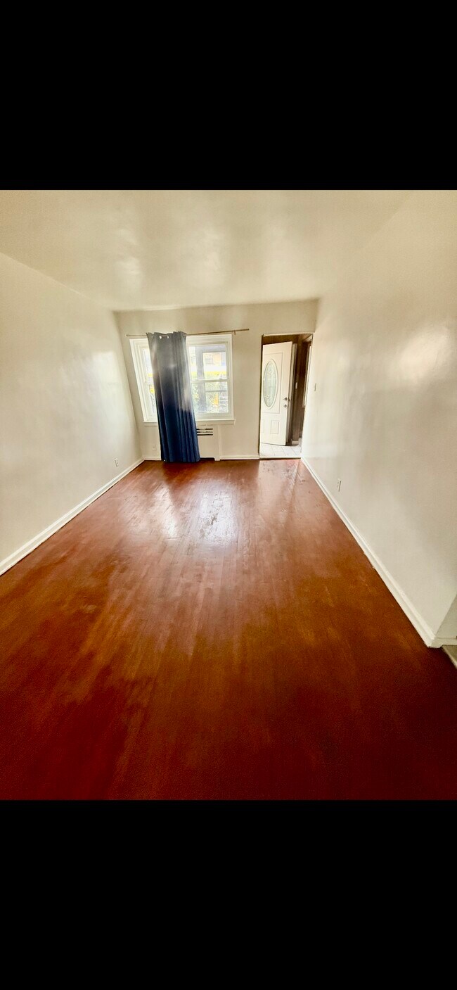 Foto del edificio - 2460 Brigham St