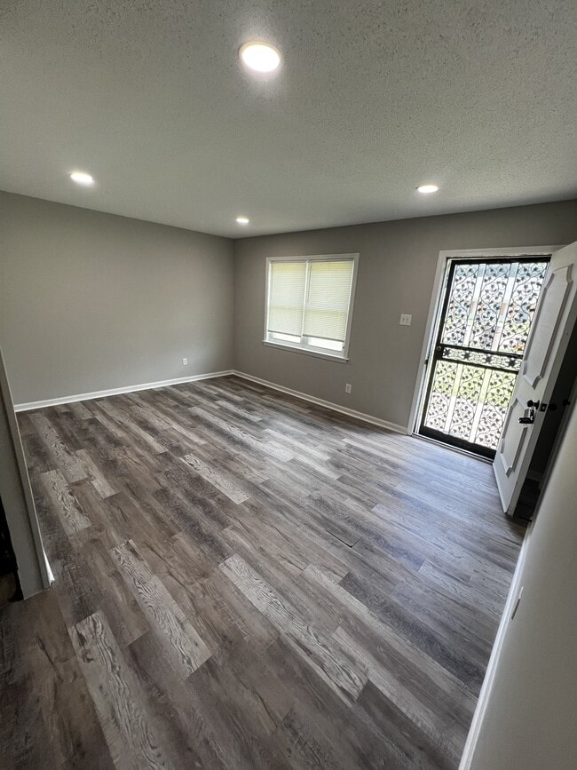 Foto del edificio - 5894 Blackwell St