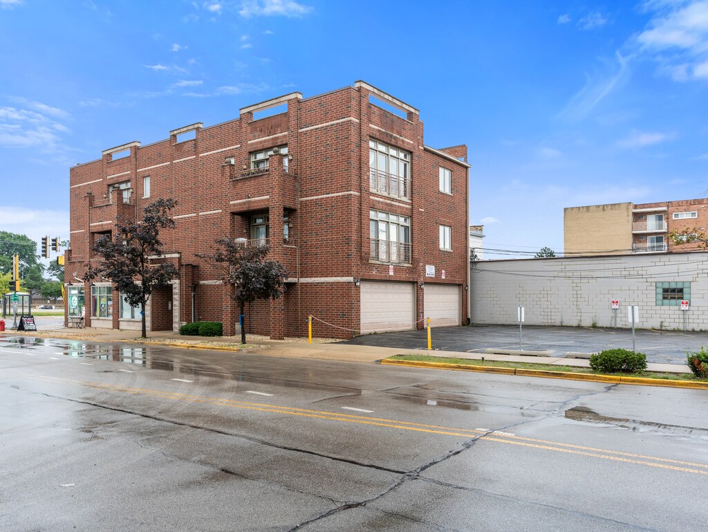 Primary Photo - 7500 W Grand Ave