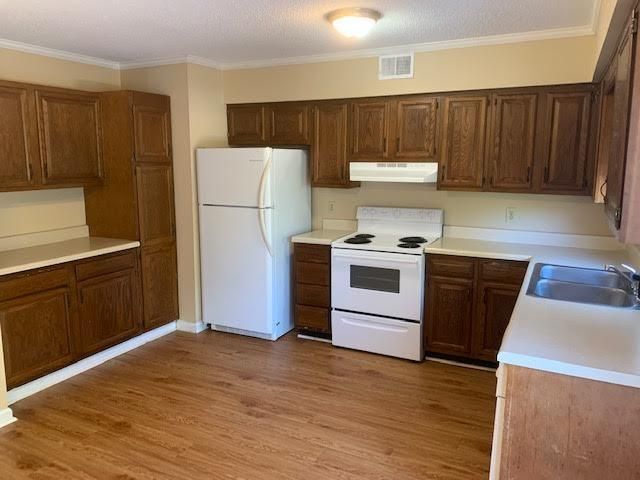 Building Photo - 134 Oakmont Dr