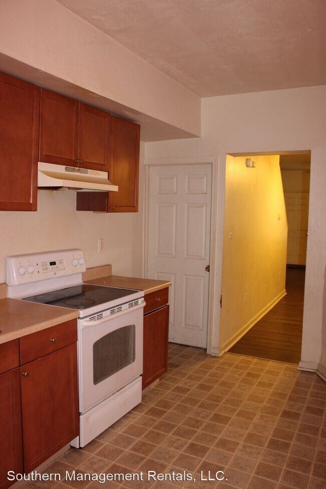 Building Photo - 2 br, 1 bath House - 118 S. Pershing Ave.