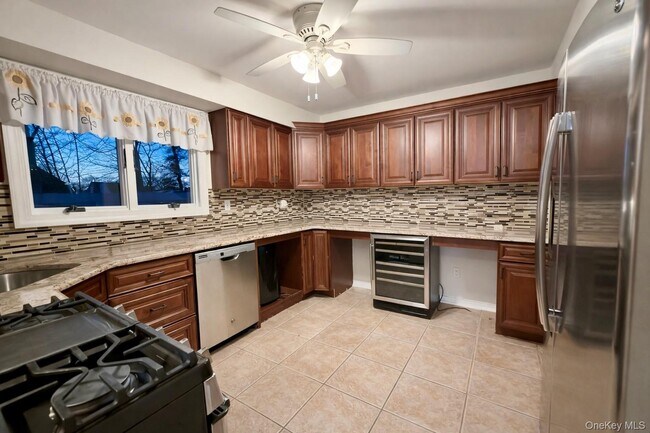 Foto del edificio - 26 Garrity Ave