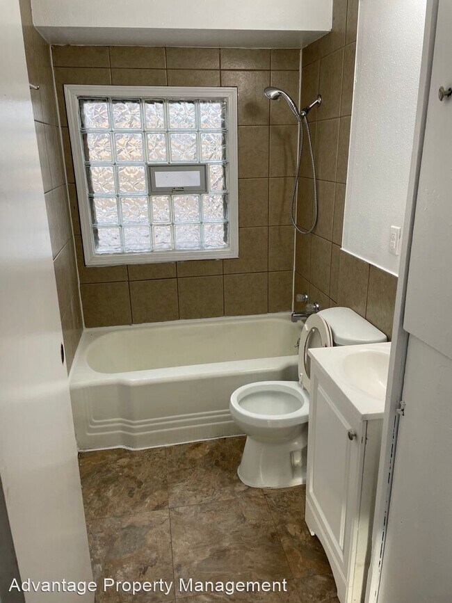 Building Photo - 2 br, 1 bath House - 5360 W Leon Terrace
