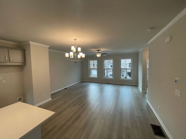 Building Photo - Wonderful 3 Bed 3.5 bath Townhome in Duluth!