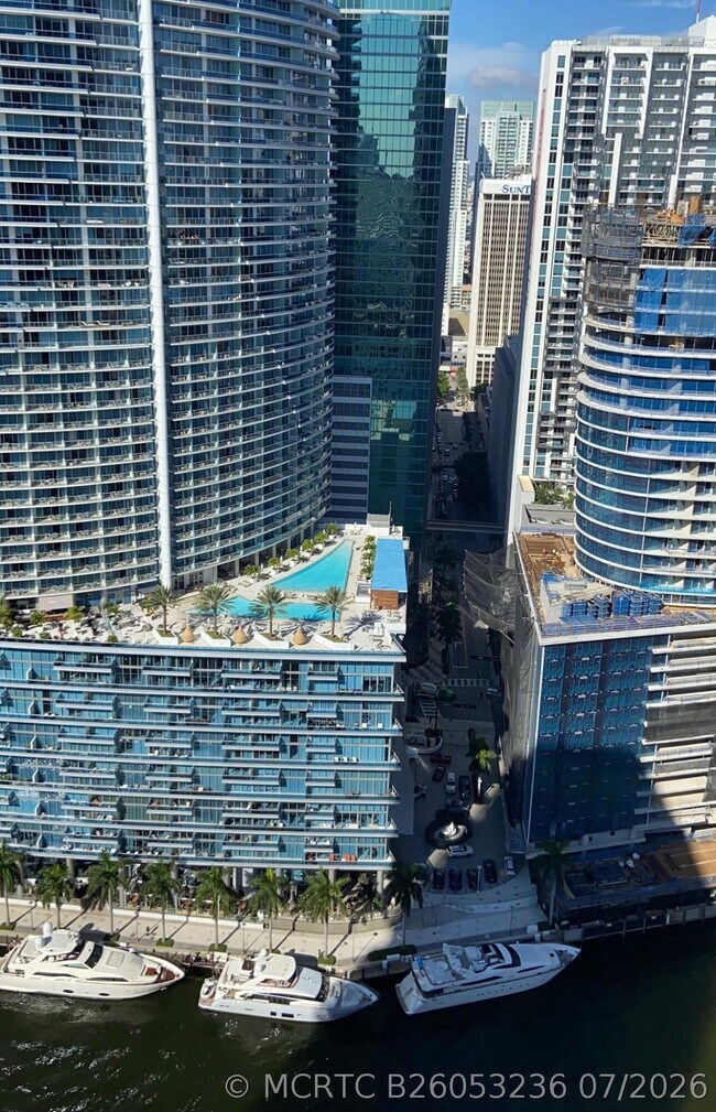 Building Photo - 475 Brickell Ave