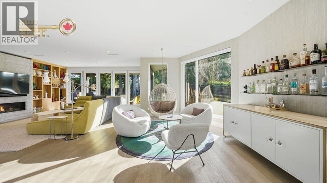 Photo du bâtiment - 2710 Crescentview Dr