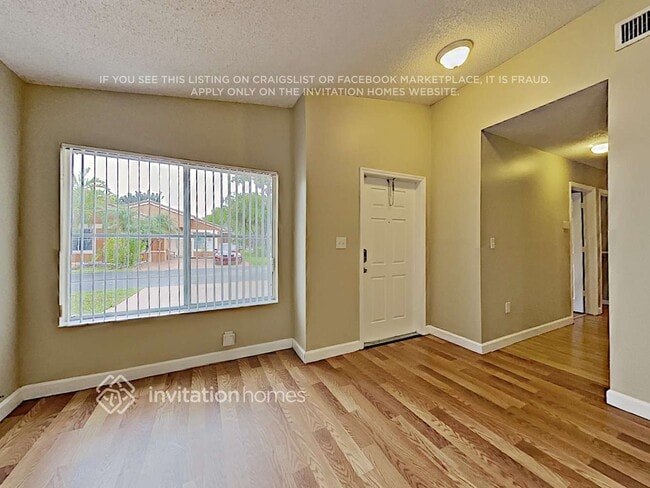 Building Photo - 9621 SW 164th Ct