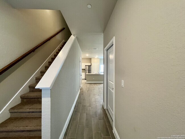 Building Photo - 7818 Savannah Brooks