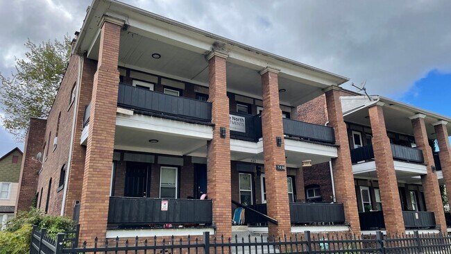 Foto del edificio - 1446 E 115th St