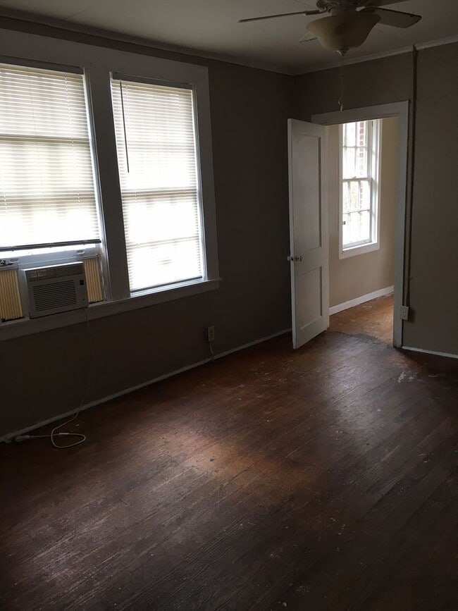 Building Photo - One Bedroom Duplex