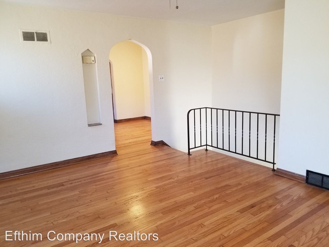 Foto del edificio - 3520-3522 Lawn Ave
