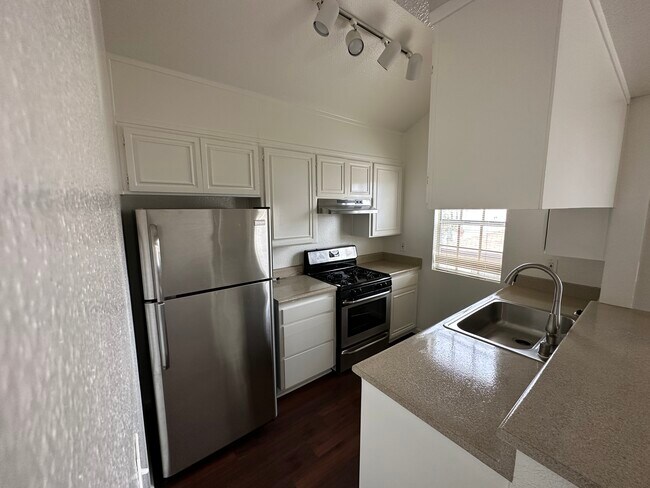 Building Photo - 2532 S Centinela Ave