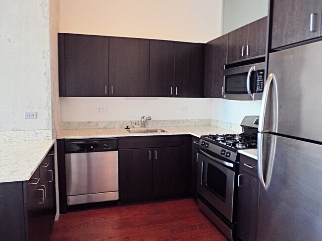 Building Photo - 235 W Van Buren St