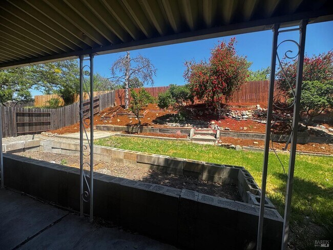 Building Photo - 543 Silver Dr