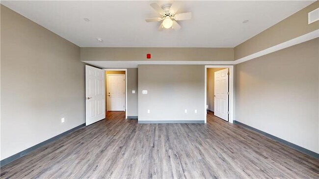 Foto del edificio - 1450 Fifth Ave