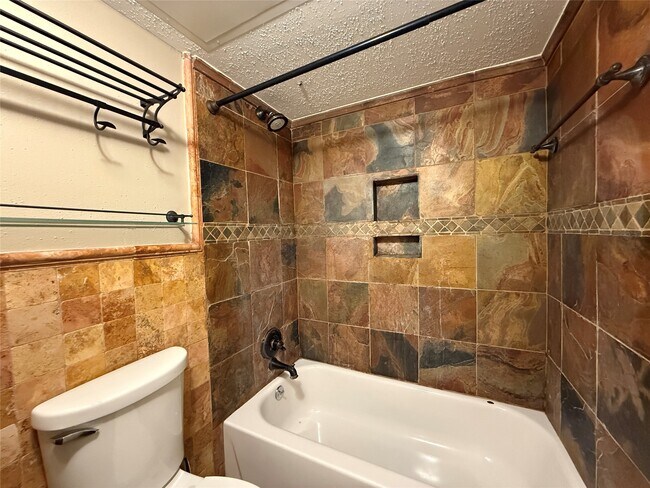 Building Photo - 10555 Turtlewood Ct