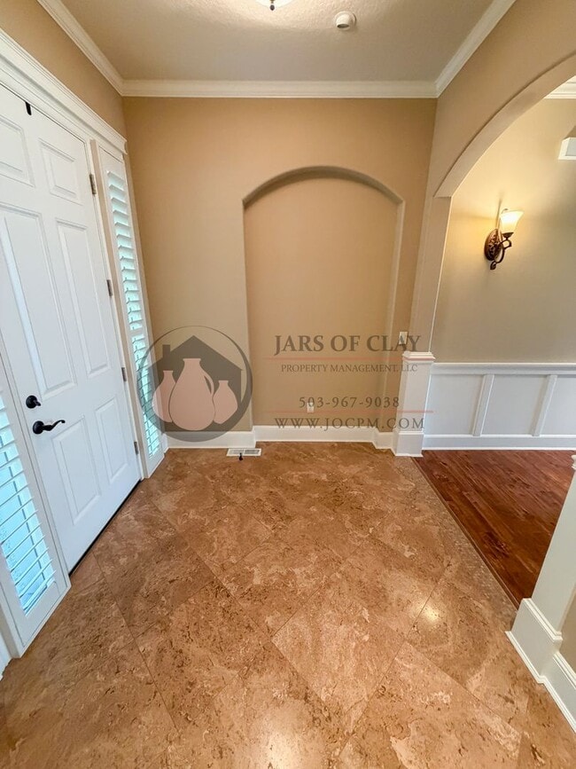 Building Photo - Luxurious Woodburn Residence | Main-Floor Primary Suite & Butler's Pantry
