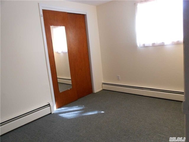 Foto del edificio - 403 E Hoffman Ave