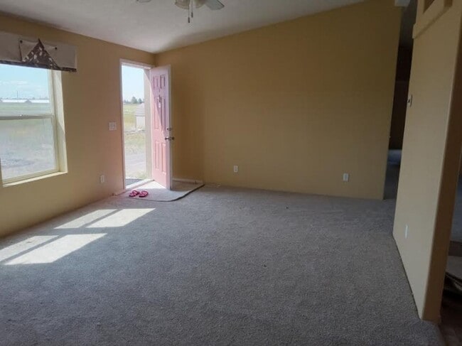 Building Photo - Maufuactured home in Alfalfa