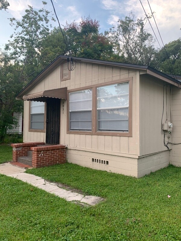 Building Photo - 3031 Edison Ave